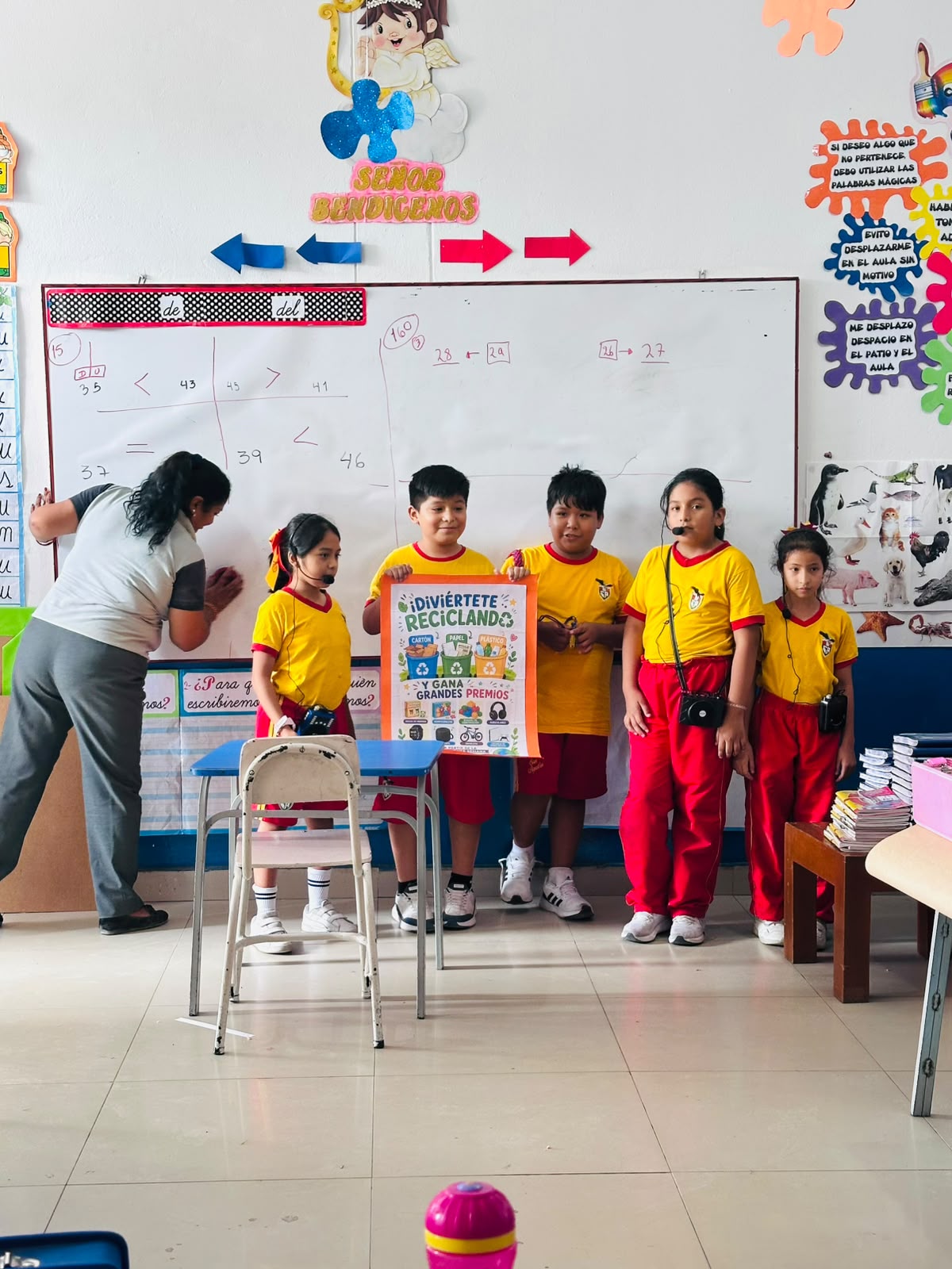 Actividad escolar de reciclaje